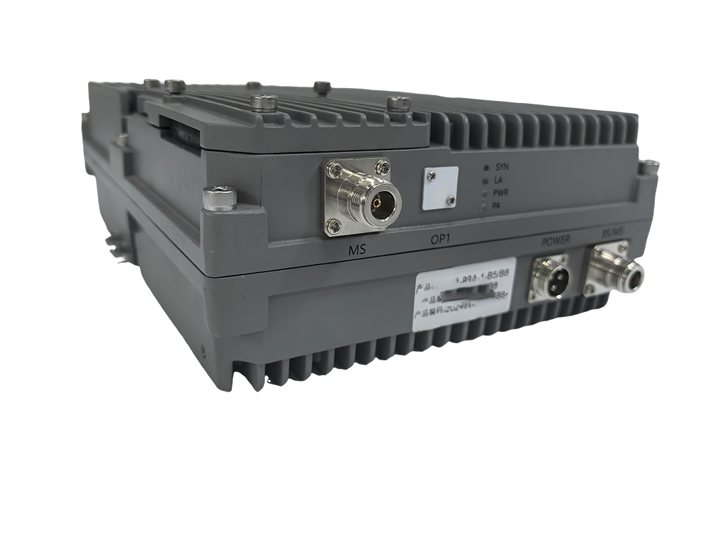  西固三频手机信号接收器2000㎡